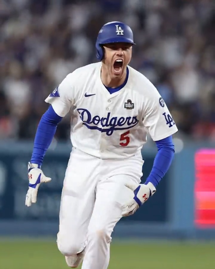 All the twists and turns from an epic #WorldSeries Game 1 in under a minute 🔥