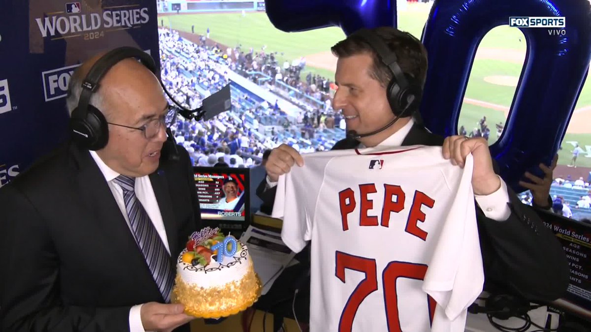 🥳 Pepe Segarra no se lo esperaba... ¡pero estamos de fiesta en el palco de la #SerieMundialxFSMX! 🎂 Hasta un vaso REFILL de regalo 😅 #WorldSeries