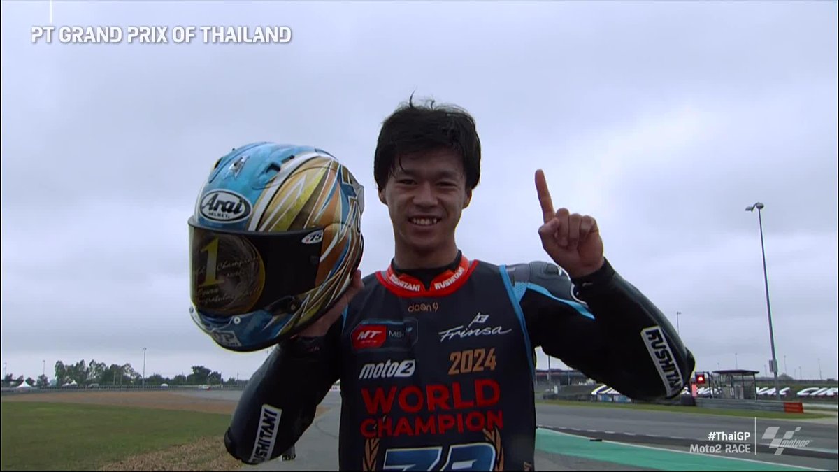 New World Champion jersey and new World Champion helmet 🤩 Ai Ogura has a new special look 👏 #GoldenAi 🏆 | #ThaiGP 🇹🇭