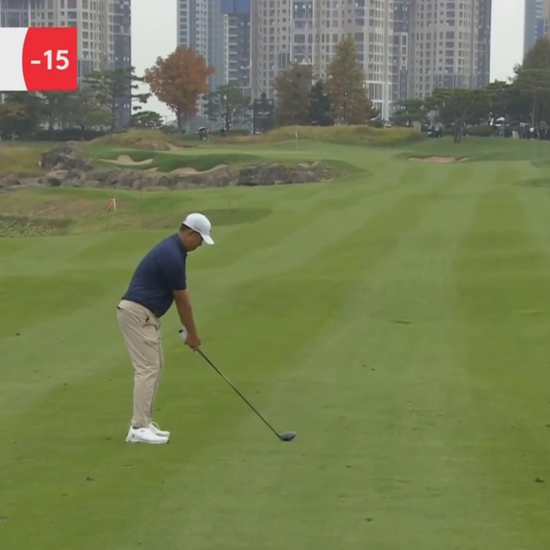 290-yards, driver off the deck... is this shot of the year by Genesis Championship winner Byeong Hun An?! 🤯