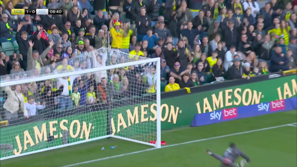 Borja Sainz has his ninth of the season and it's an absolute BEAUTY! 🚀