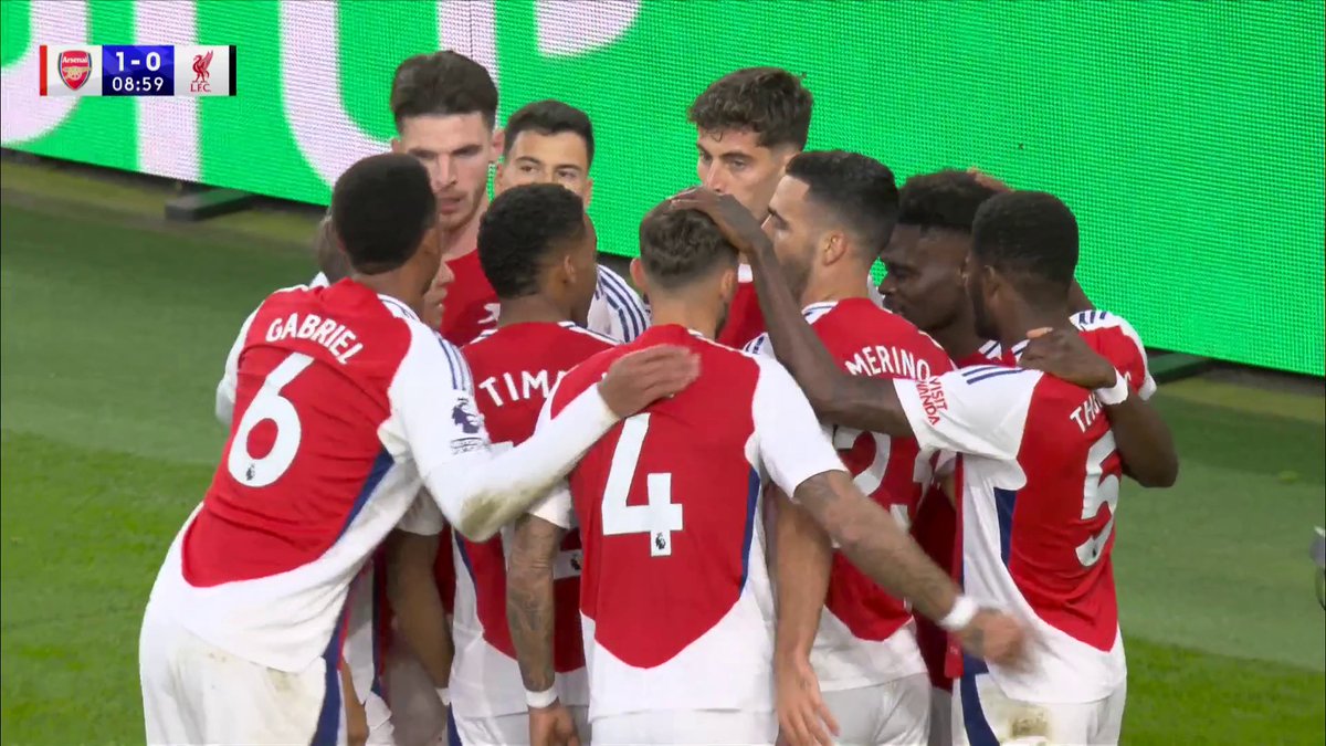 STOP THAT, Bukayo Saka. 😍