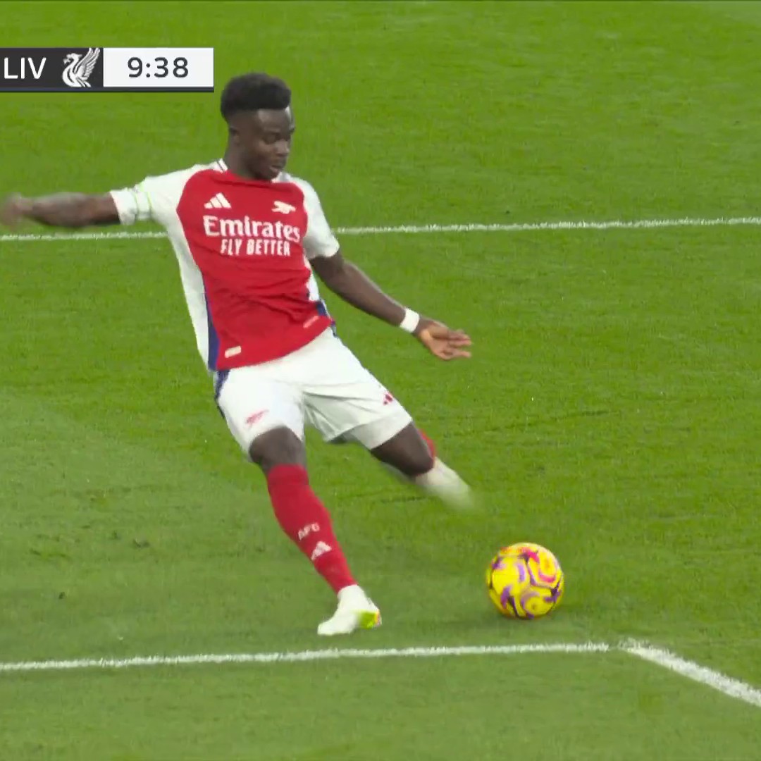 BUKAYO SAKA MAKES HIS MARK. ARSENAL LEAD LIVERPOOL AT THE EMIRATES. 📺 Peacock | #ARSLIV