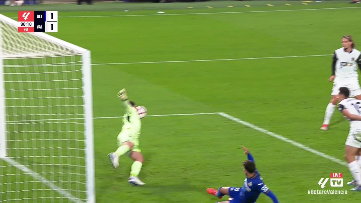 OUTRAGEOUS double save 🤯 Giorgi Mamardashvili with some of the best goalkeeping you'll ever see 🇬🇪
