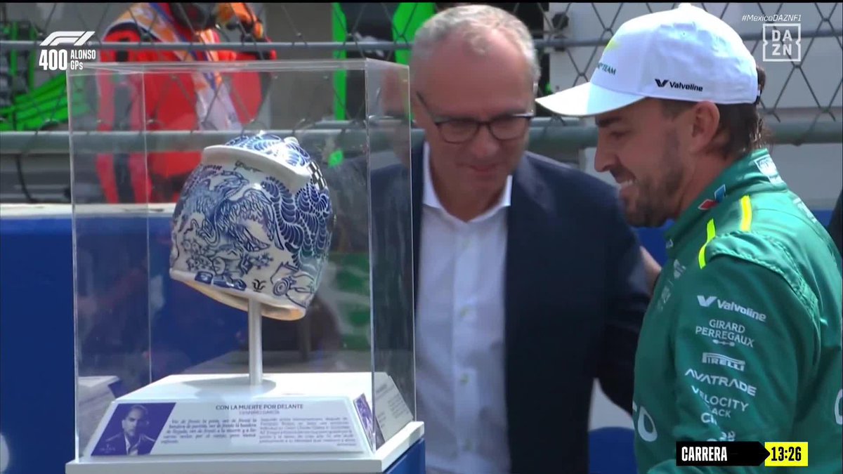 Un casco de cerámica es el regalo de la Fórmula 1 para Fernando Alonso. Magic cumple 400 Grandes Premios.