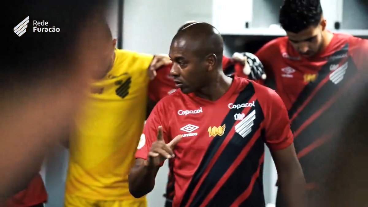 "Sozinho ninguém consegue p$%#& nenhuma! A gente vai conseguir junto. Todo mundo junto!" Os bastidores do primeiro jogo do #PactoRubroNegro. VÍDEO COMPLETO E DE GRAÇA na Rede Furacão e também no nosso YouTube! 🎥
