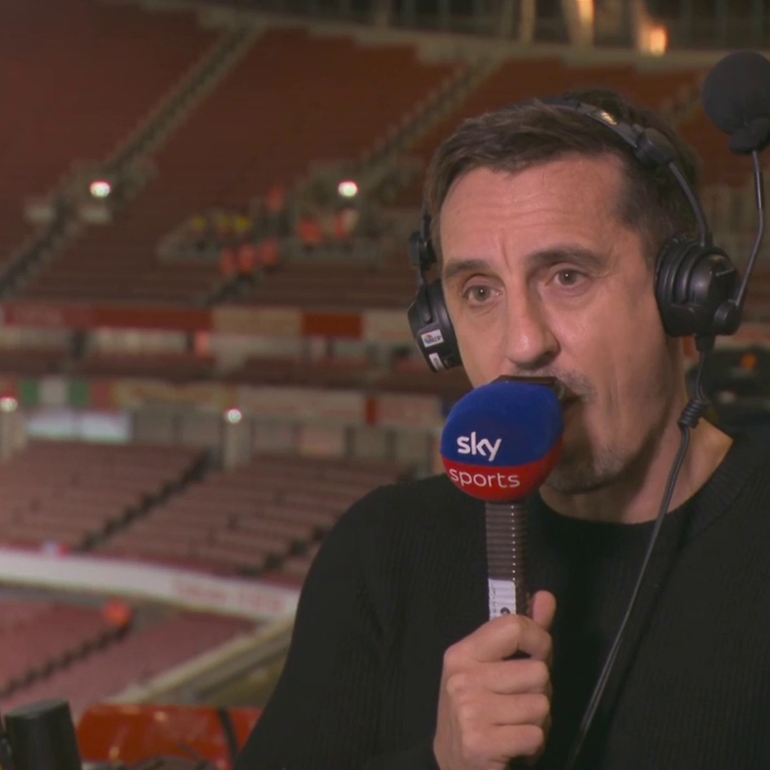 🗣️ "Anybody that is half-decent will beat this United team" Gary Neville says Erik ten Hag is asking for trouble 😬