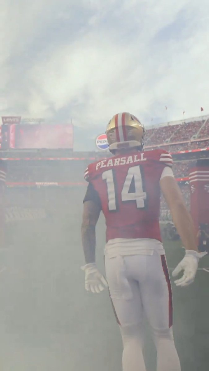 This Ricky Pearsall tunnel shot goes crazy 🔥🔥 🎥: San Francisco 49ers