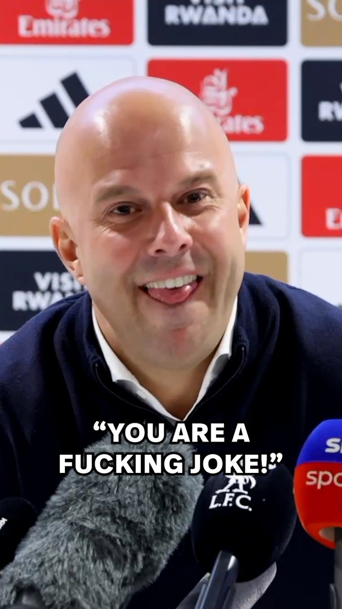 Even as an Arsenal fan I'm already liking Arne Slot Man gets booked for swearing at the 4th official, then proceeds to repeat the entire incident including the swearing in the presser 😂