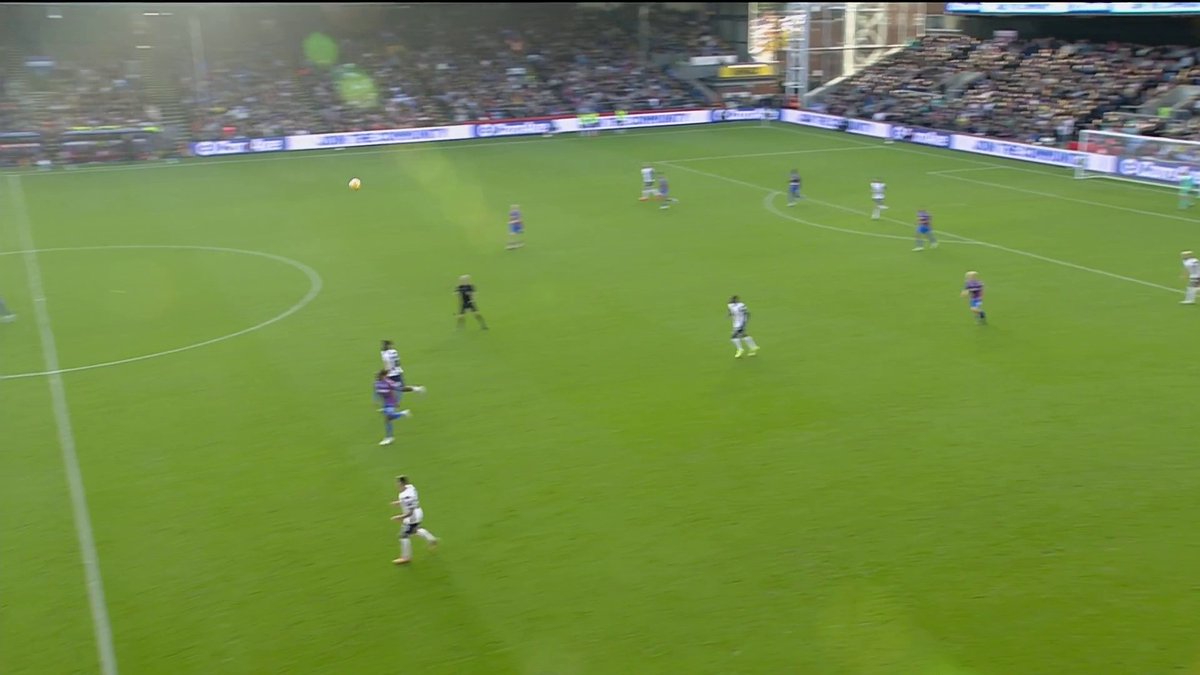 "I thought it was the right decision." Dermot Gallagher and Ref Watch agree that referee Darren Bond made the right decision on Micky van de Ven's foul against Ismaila Sarr 🟨