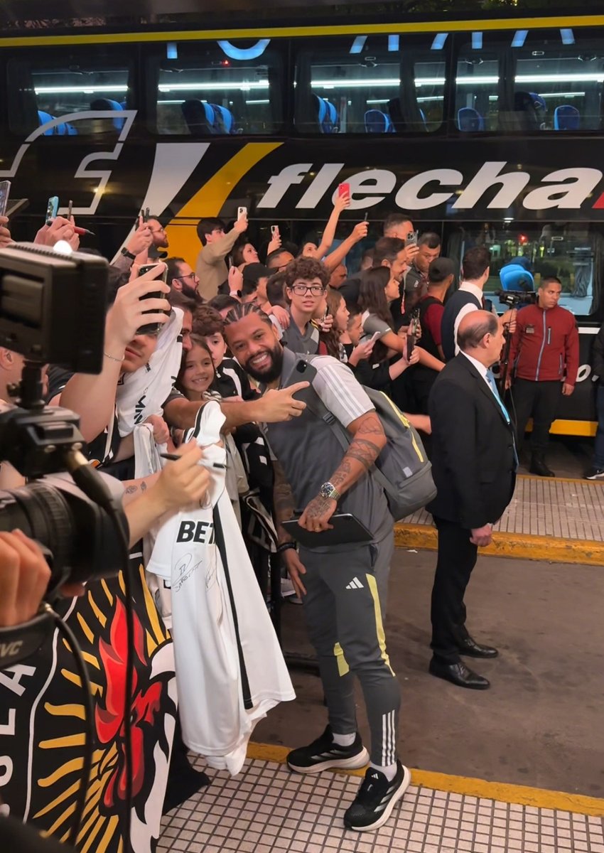 Atlético Mineiro llegó anoche a Buenos Aires. Esta tarde entrenará en Independiente.