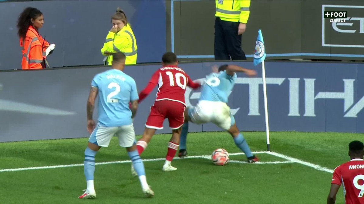 C’est vachement un comportement d’un Ballon d’Or. Deux poids deux mesures…