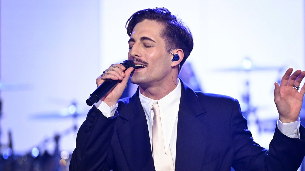 .Damiano David performs “Born With a Broken Heart” 💔 WATCH ▶️ #FallonTonight #DamianoOnFallon
