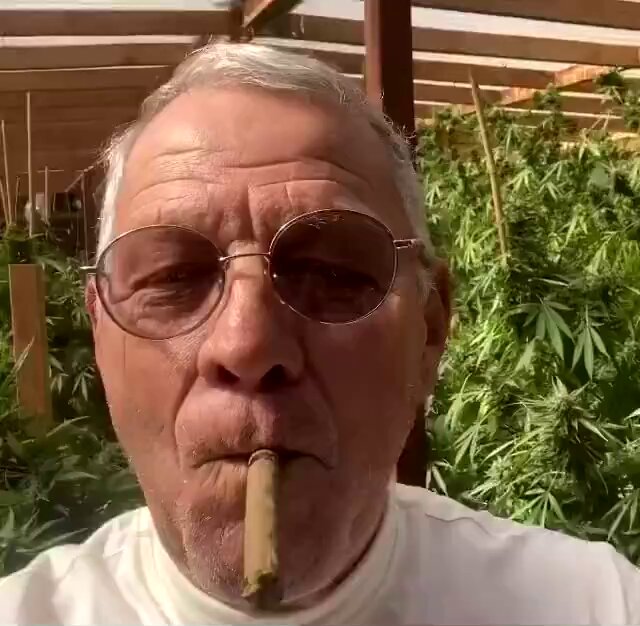 “Maconha é só uma fase…” Eu com 70 anos: