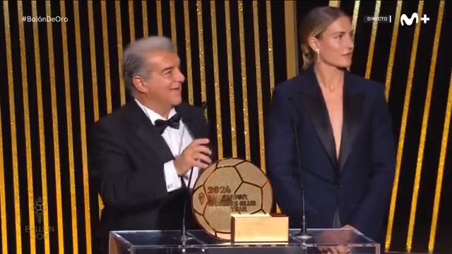 Suena el himno del FC Barcelona Femení en la gala del #BalónDeOro. El mejor equipo femenino. #ElDíaDespués