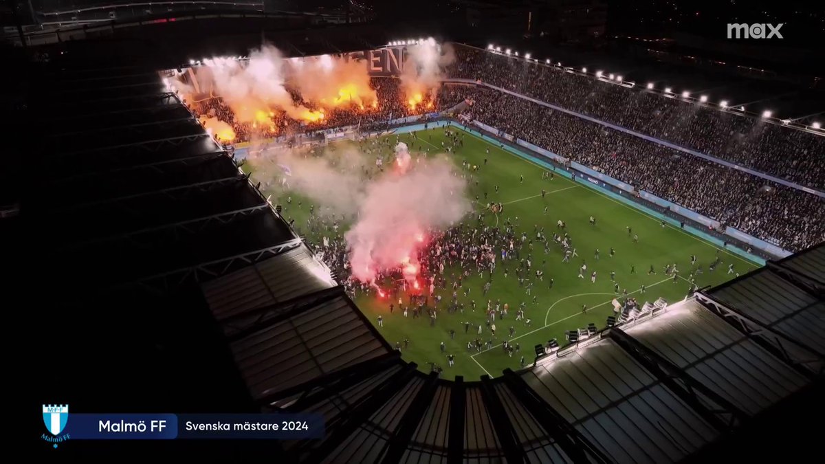 Le plan drone est FOU !😳 Les supporters de Malmö craquent des dizaines de fumigènes 🔥 et envahissent la pelouse pour célébrer leur 24e titre !🤩