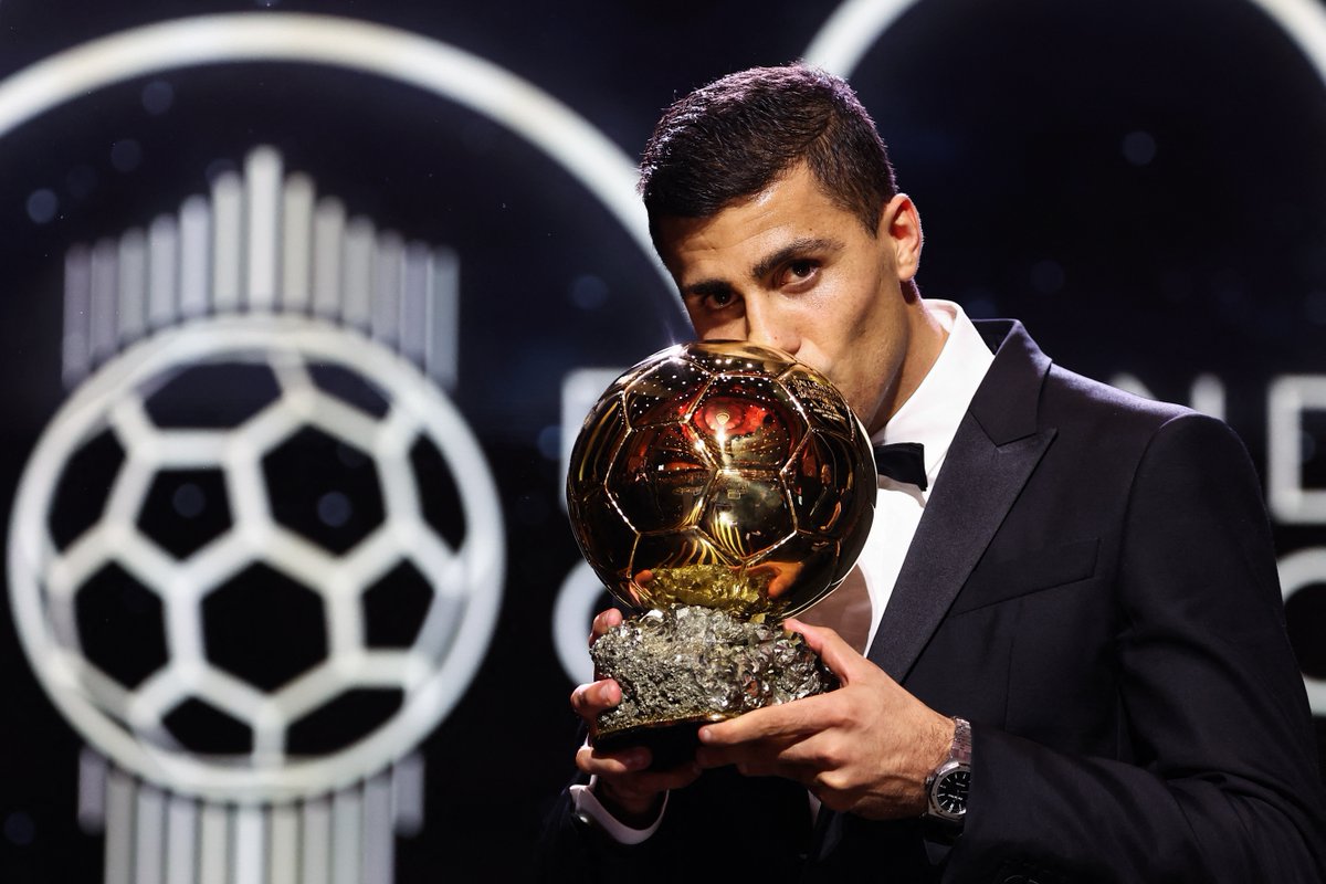 BREAKING: Manchester City midfielder Rodri wins Men's Ballon d'Or award 🚨🔵