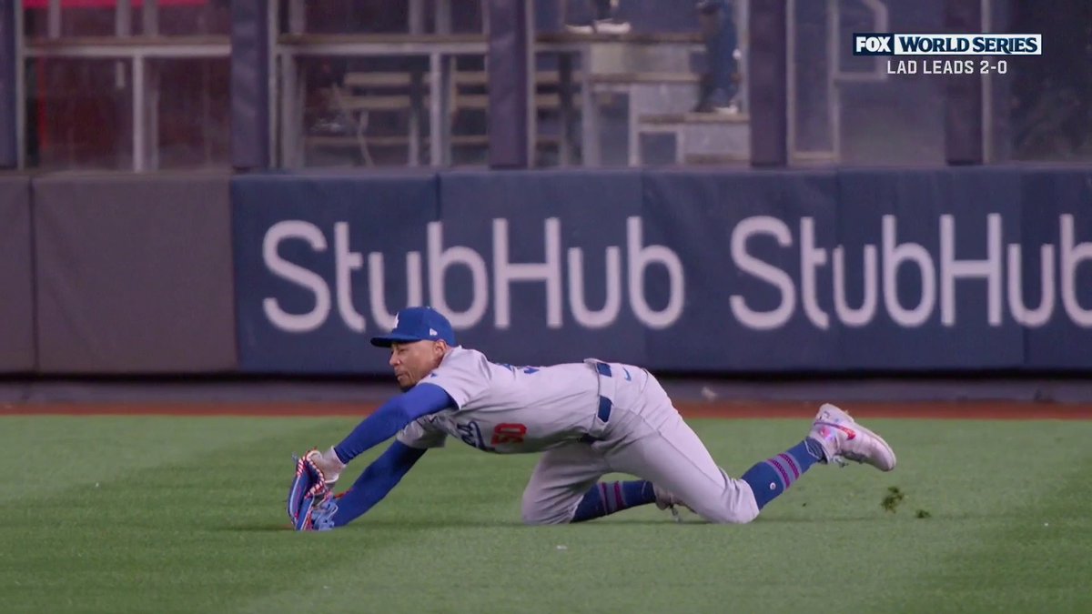 THAT'S MY GOLD GLOVE RF!!