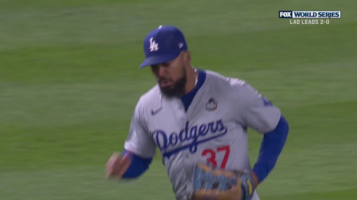 テオスカーが好返球🔥 スタントンをホームで刺す！ 🎥FOX Sports: MLB #ドジャース