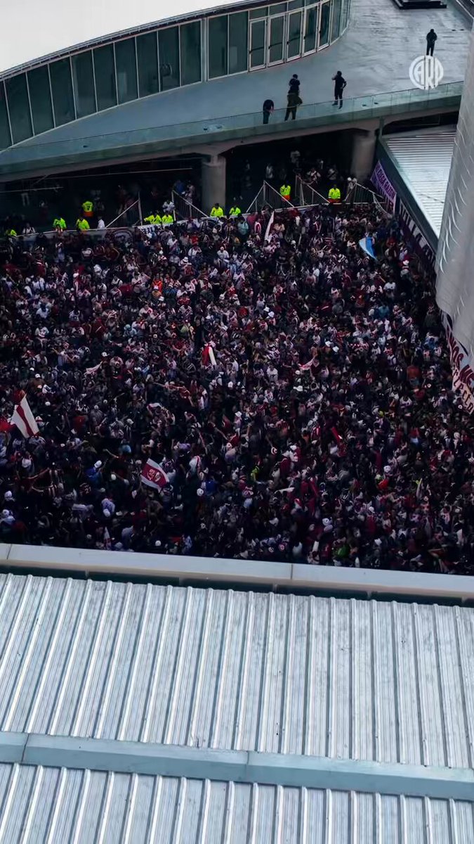 🏟️ 𝗕𝗔𝗡𝗗𝗘𝗥𝗔𝗭𝗢 𝗠𝗢𝗡𝗨𝗠𝗘𝗡𝗧𝗔𝗟 🤍❤️🤍