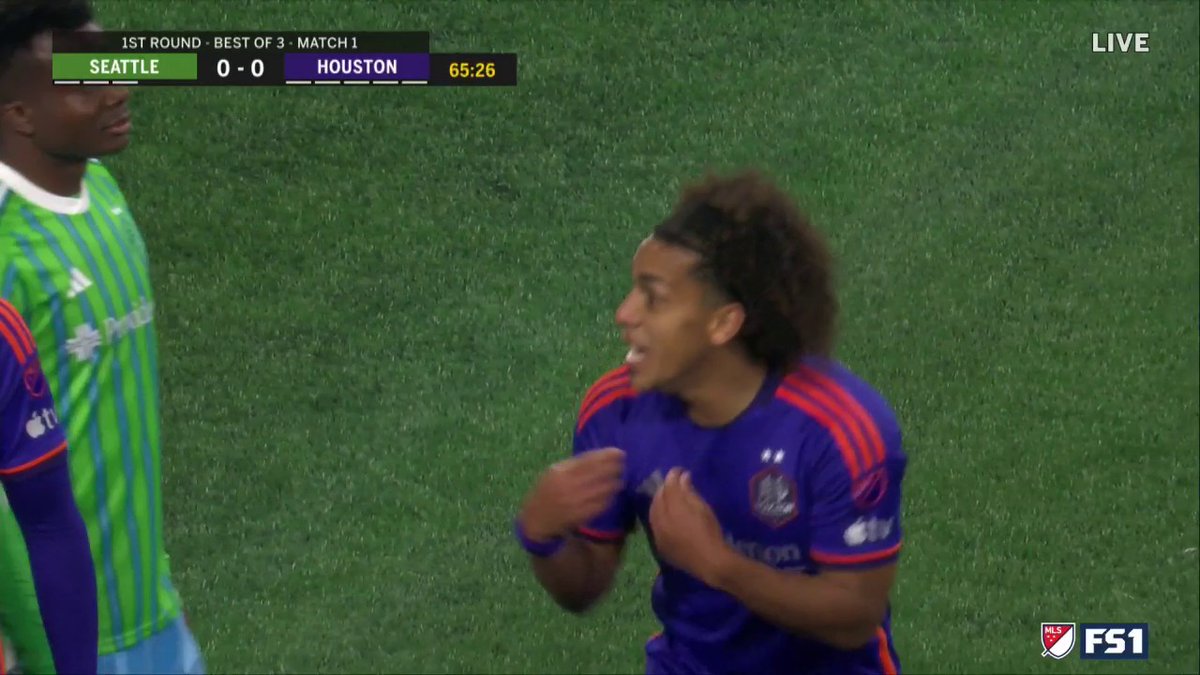 Houston is down to 10 players after Carrasquilla receives a red card