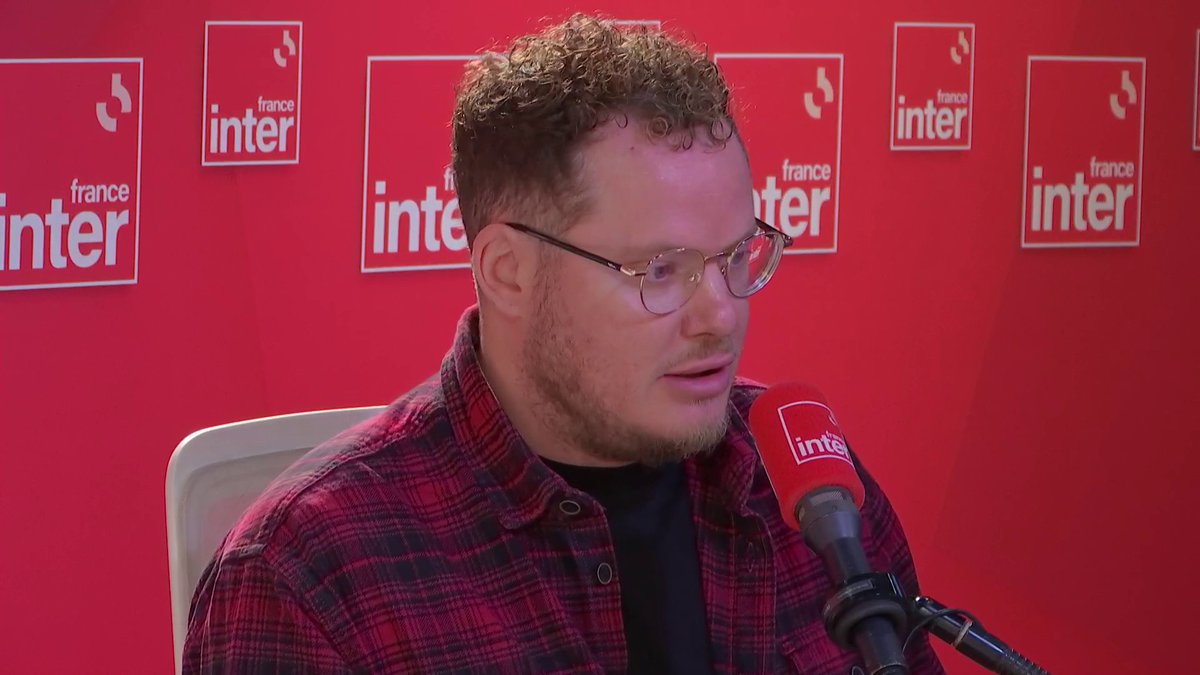 .Baptiste Beaulieu raconte, dans "Tous les silences ne font pas le même bruit", sa propre histoire... à la deuxième personne : "Le but c'est d'obliger le lecteur à mettre ses pieds dans mes chaussures, à vivre ce qu'on vit en tant que personne minorisée dans cette société" #le710inter