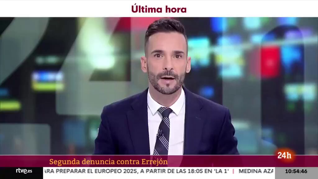 Aída Nízar denunciando en comisaría a Errejón es que no te lo firma Black Mirror.