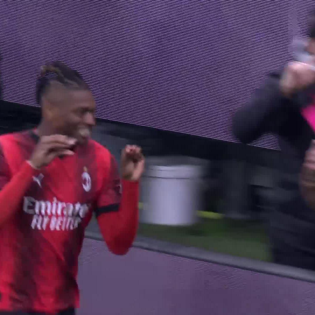 Rafael Leão est de retour sur nos écrans ce soir et c'est merveilleux. 🇵🇹🤩