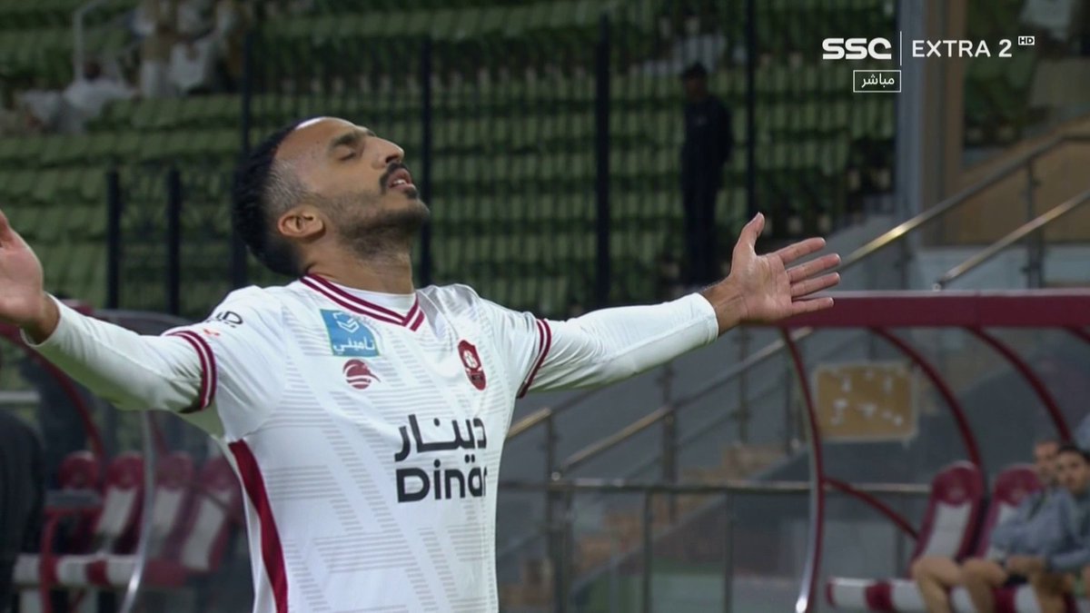 🅰️ + ⚽️ = 🖤❤️ صالح العمري