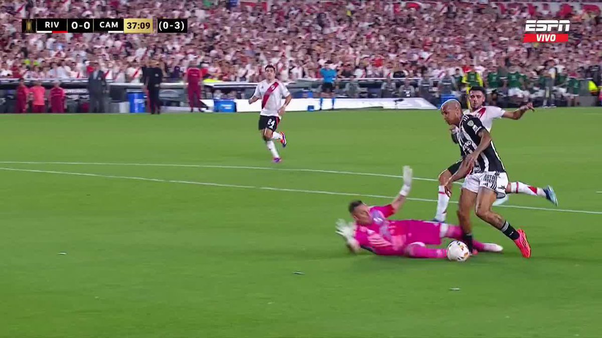 Es el penal mas grande que vi en mis 9872 años de vida