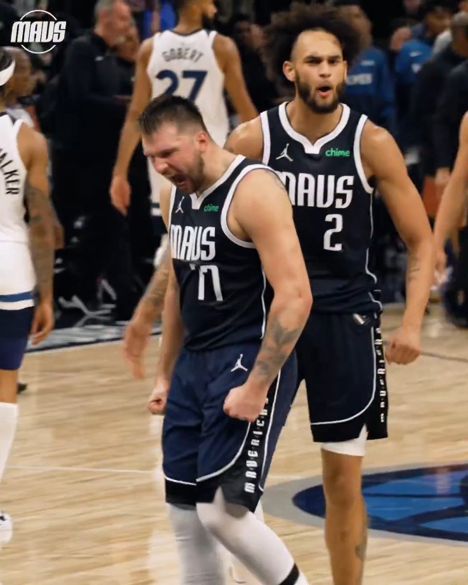 Klay grinning from ear to ear in the background 😂😂😂