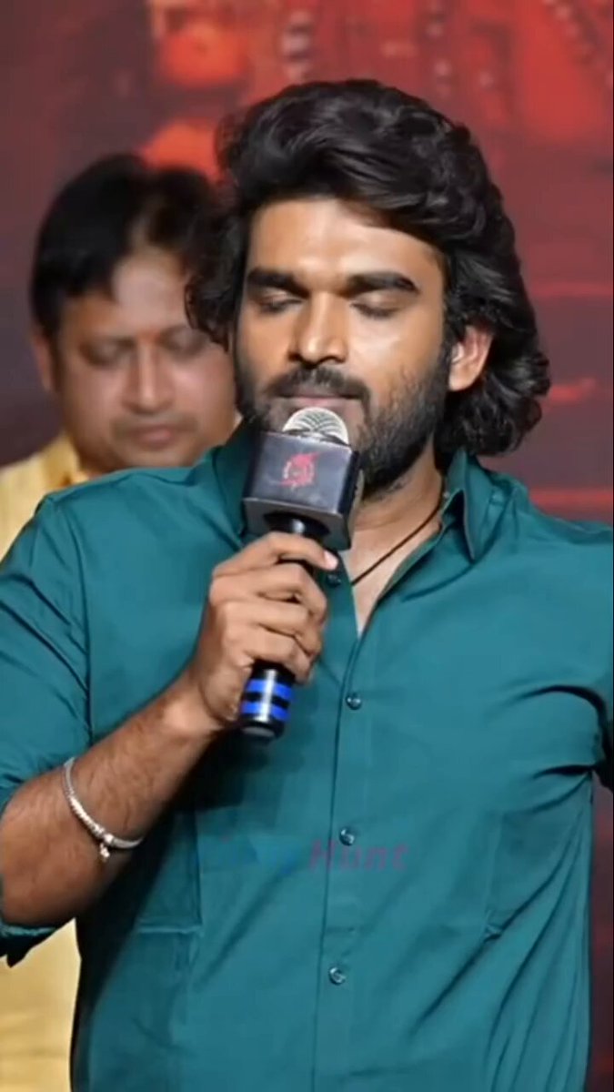 పేదలు ఇంగ్లీష్ మీడియం లో చదవడం ఏమిటి... ? అలా అయితే తెలుగు భాష చచ్చిపోదా..? అని.... నీ మీద కొందరు ... కింద పైన అడ్డంగా బలిసినవాళ్ళు కేసులు పెడతారు.... ఎందుకైనా మంచిది జాగ్రత్తగా ఉండు !