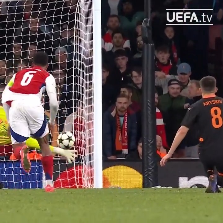 Raya's injury-time save 😲 #UCL