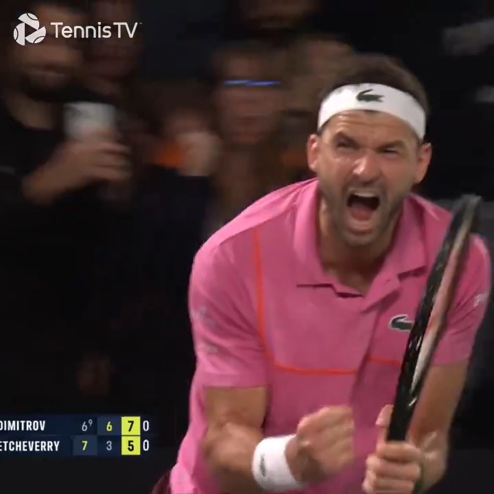 GRIGOR!!! GRIGOR!!! 😋 Paris showers Grigor Dimitrov with love after his 6-7 6-3 7-5 win over Etcheverry at #RolexParisMasters.