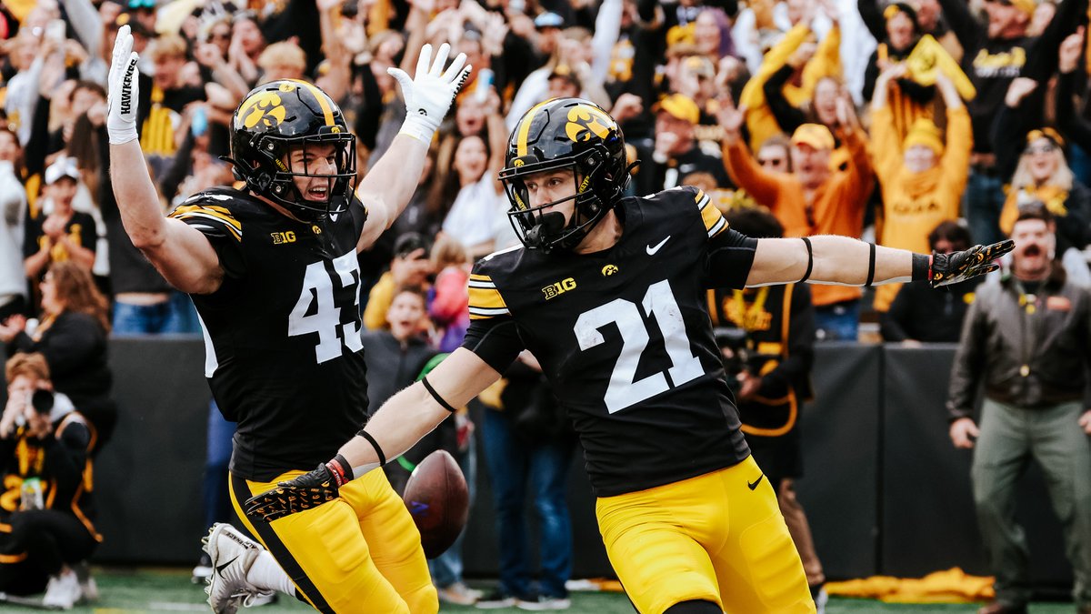 Northwestern Mini Movie 🍿🎥 #Hawkeyes