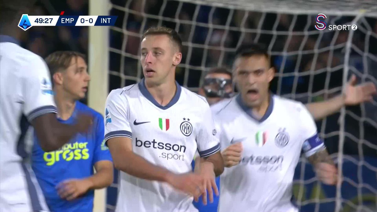 "Topun gireceği varmış" 😄 🔥 Inter, Empoli karşısında Frattesi'nin attığı ilginç golle öne geçti!
