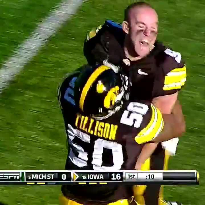 Iowa fans will never forget this one. #OTD in 2010, No. 18 Hawkeye Football stunned No. 5 Michigan State, 37-6. #B1GFootball