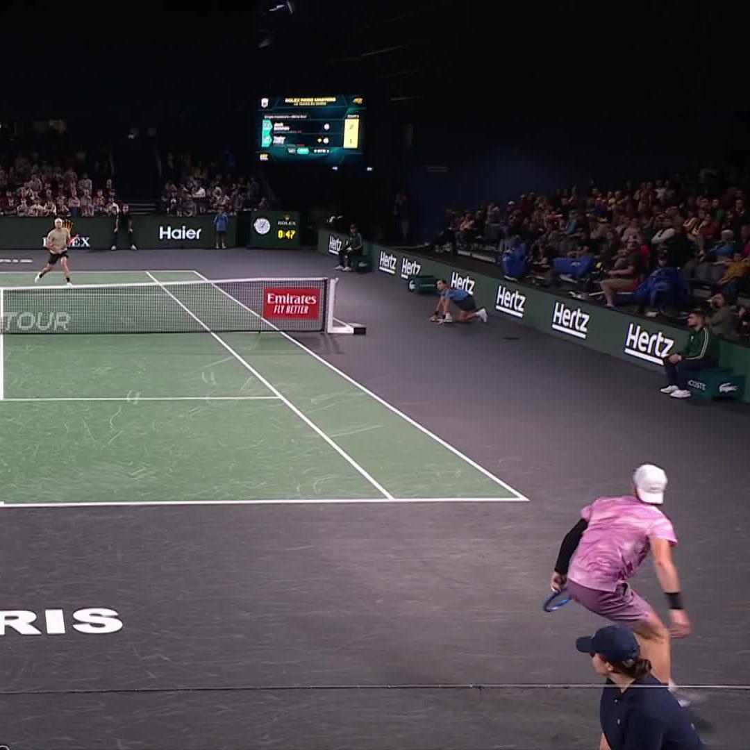 Defensive WIZARDRY 😱 How does jack draper win this point? #RolexParisMasters