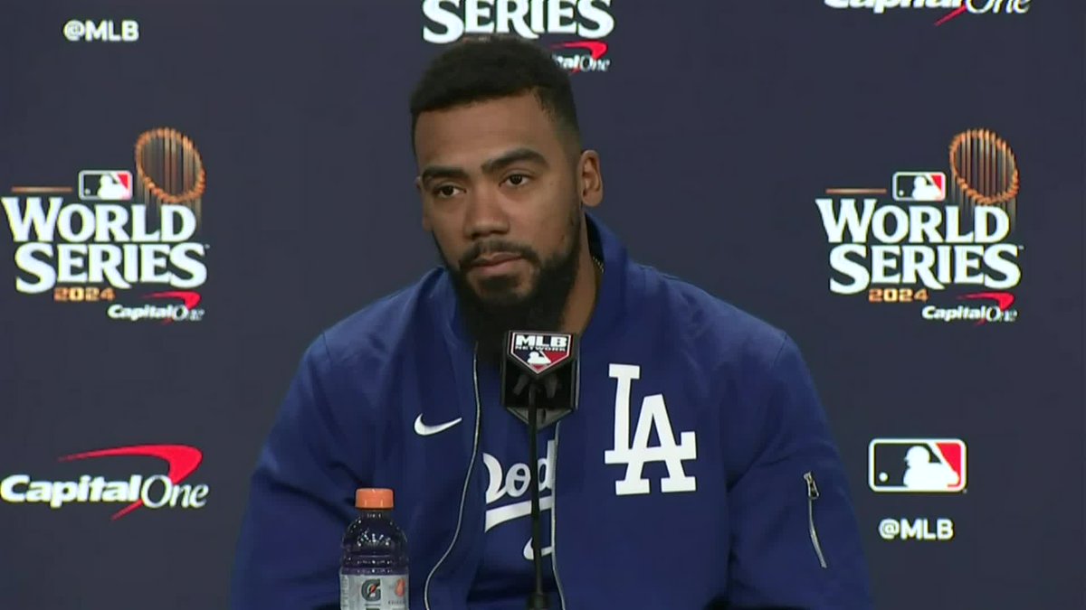 Teoscar Hernández was asked about the Mookie Betts fan incident yesterday: "Yankee fans are really [passionate] with this team. They go hard, but there's nothing to worry about. I played here for 6 years against the Yankees and I've never seen anything go wrong"