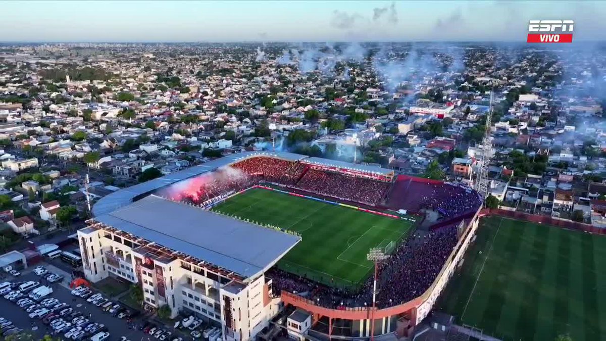 🏟️🇦🇷 EL RECIBIMIENTO DE LANÚS PARA LA SEMIFINAL DE LA COPA SUDAMERICANA.