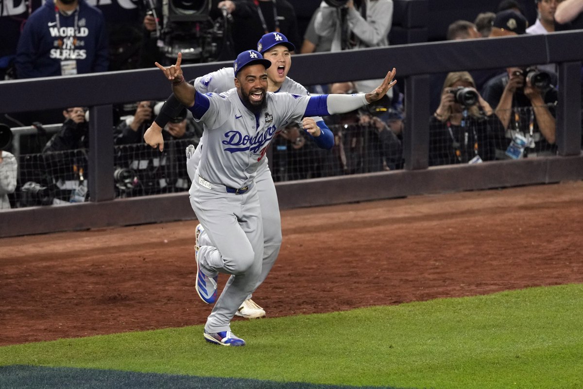 Teoscar Hernández es Campeón de una #WorldSeries.