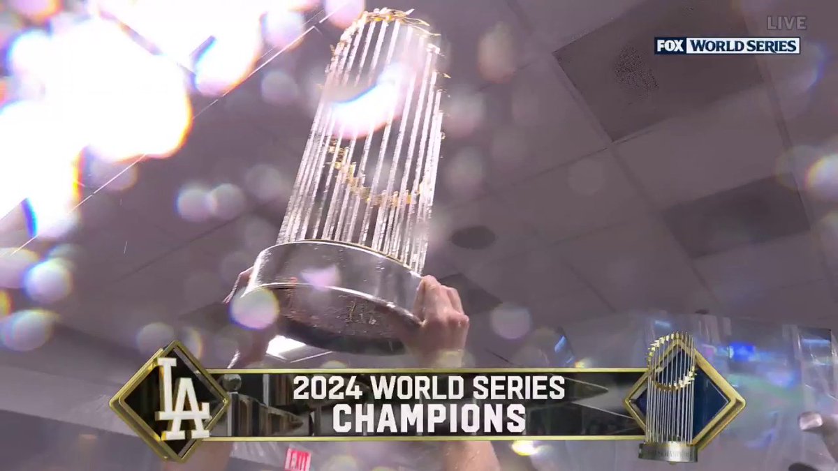 ドジャース、シャンパンファイト🍾 『ワールドシリーズ制覇』 今季4度目のシャンパンファイト！ 🎥FOX Sports: MLB
