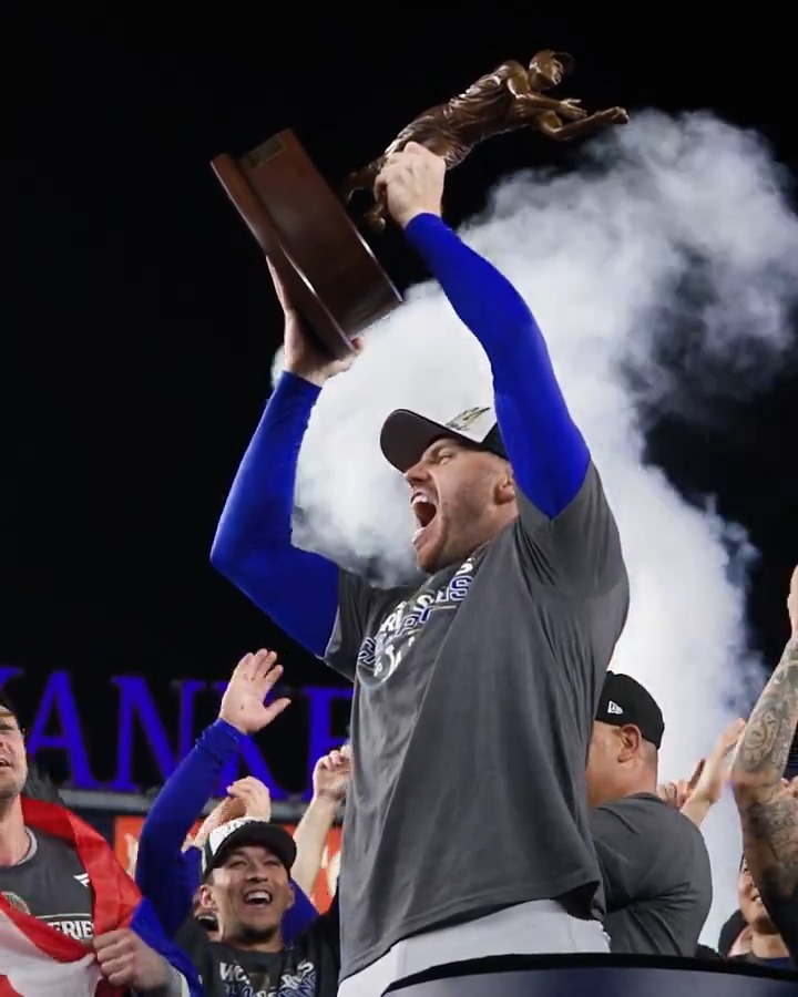History and hardware: Freddie Freeman takes home the Willie Mays #WorldSeriesMVP trophy!