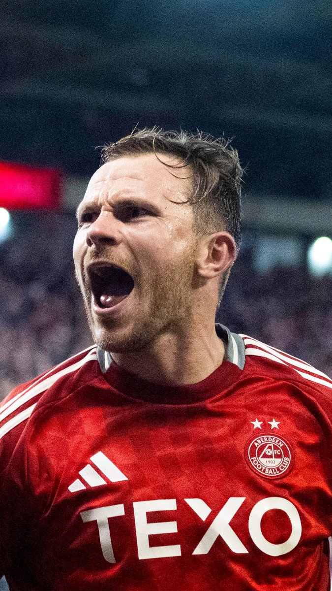 A brilliant move capped off by our No.2 to give us the lead ⚽