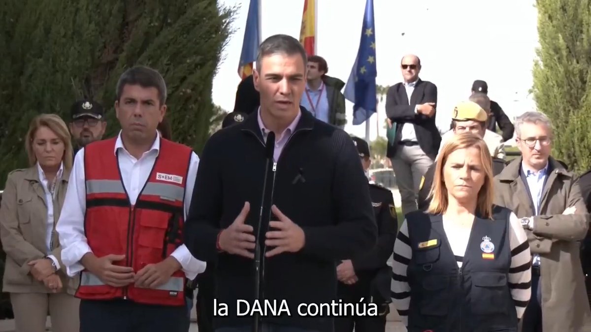 La DANA continúa. Por favor atendamos las recomendaciones de los servicios de emergencia. Ahora mismo lo más importante es salvaguardar la vida de todos. El Gobierno de España está con las víctimas y sus familias. Así será, todo el tiempo que sea necesario. Con todos los recursos y con todos los medios posibles. Para la reconstrucción y la recuperación de la normalidad. Cuanto antes mejor.