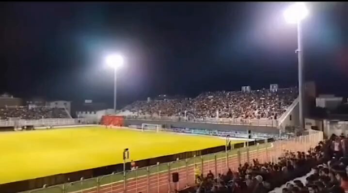 در قائمشهر این مداح مالنده حکومت اینگونه زنده به گور شد تا یکبار دیگر ثبت شود ملت ایران از دین گذشته و به میهن‌پرستی روی آورده اند. #جاويدشاه_رمز_نجات_ایران