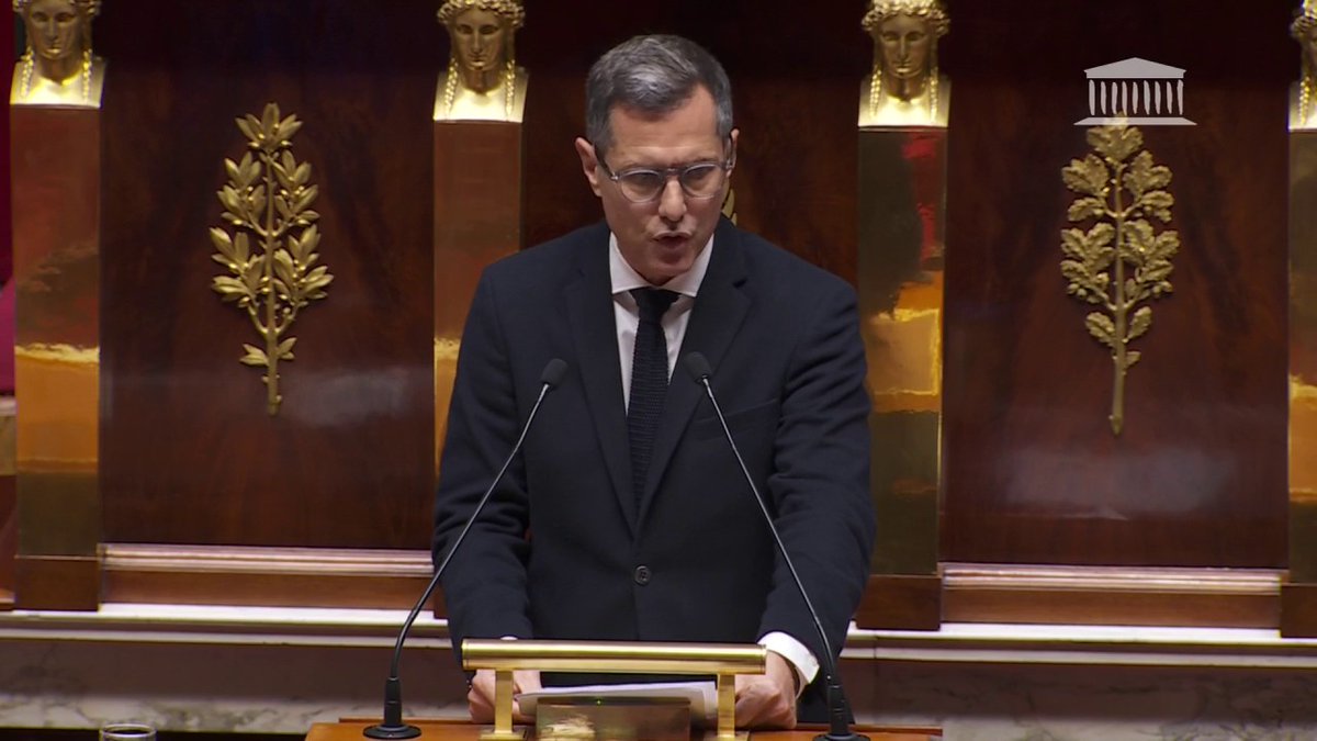💬 "L'étranger qui assassine, dehors!" Nicolas Daragon, ministre délégué à la Sécurité du quotidien, applaudi par le RN lors du débat à l'Assemblée sur la double peine