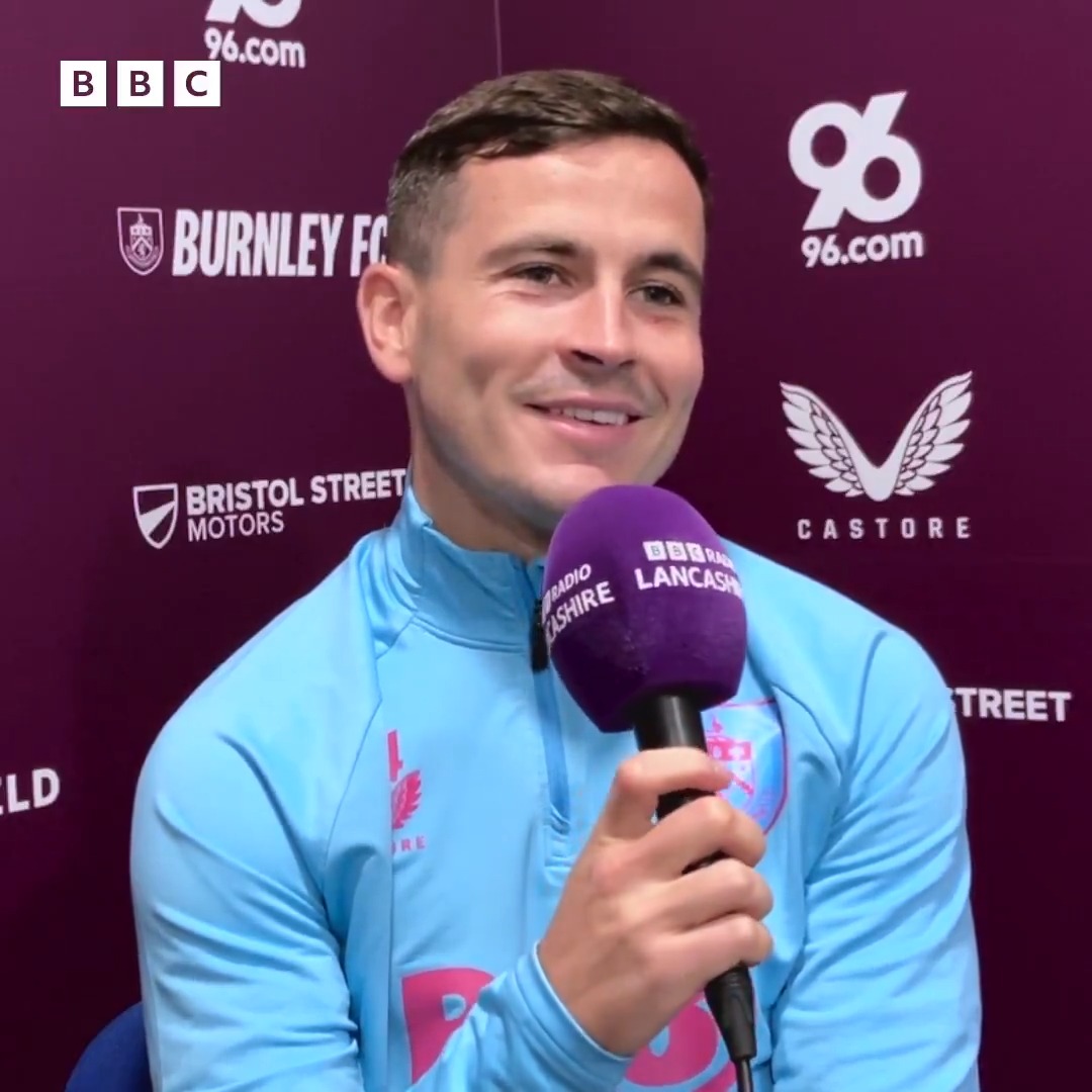 ⚽ "Did you know you had a musical namesake? If you stick your name into a search engine, you get you & Filipino pop star JOSH CULLEN." Who knew Dan Jewell's musical knowledge extends far & wide, as #Burnley's Josh Cullen found out. #utc | #twitterclarets | #bbcfootball
