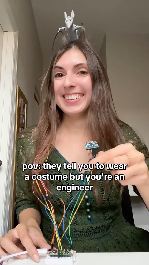 3D-printed, sometimes motorized, costumes [📹 shebuildsrobots]