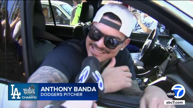 TELL US HOW YOU REALLY FEEL?! ABC7 caught #Dodgers pitcher #AnthonyBanda as soon as the team got back to L.A. 🗣️⚾️💙